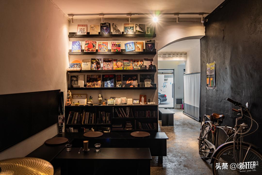 这家鼓手开的咸鱼咖啡，用音乐和咖啡「摆烂」