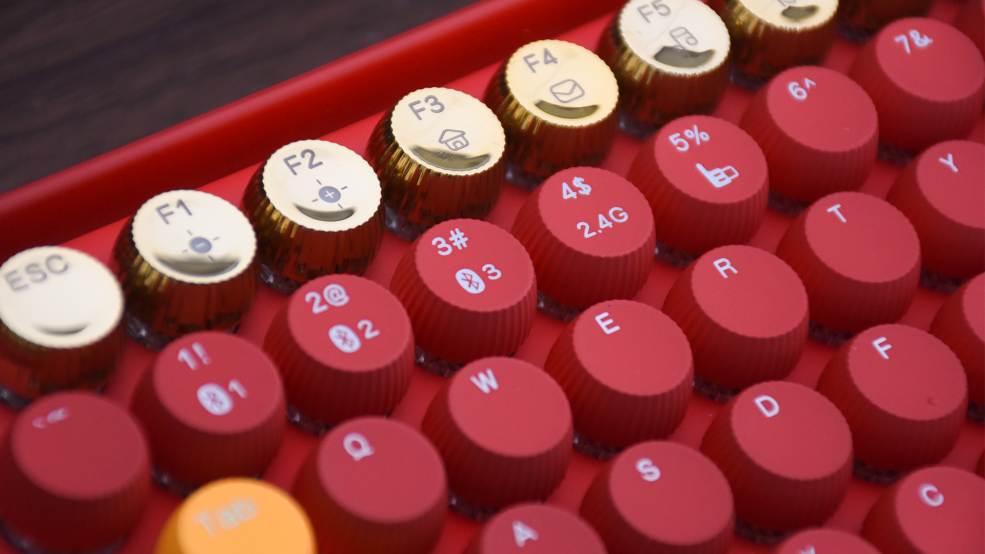 雷柏ralemopre5姹紫嫣红版,雷柏ralemopre5圣诞版机械键盘