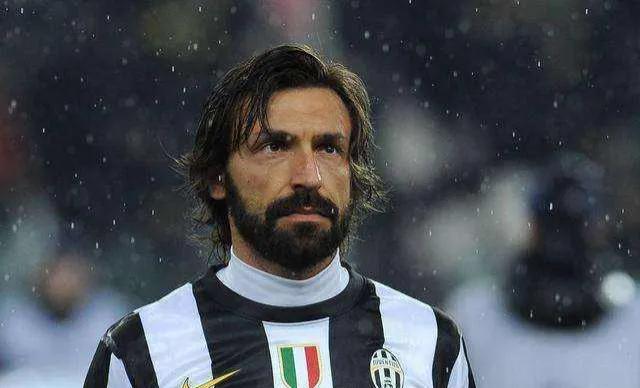 足坛进攻最强后卫,世界足坛现役最佳进攻型中场是谁