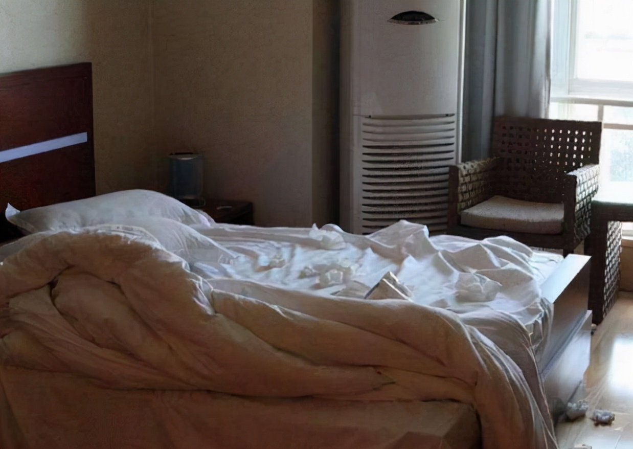 男女住酒店违法吗,男女自愿同住酒店合法吗