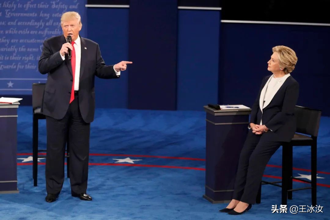 惨败给特朗普的那个夜晚，不服气的希拉里是如何熬过来的？