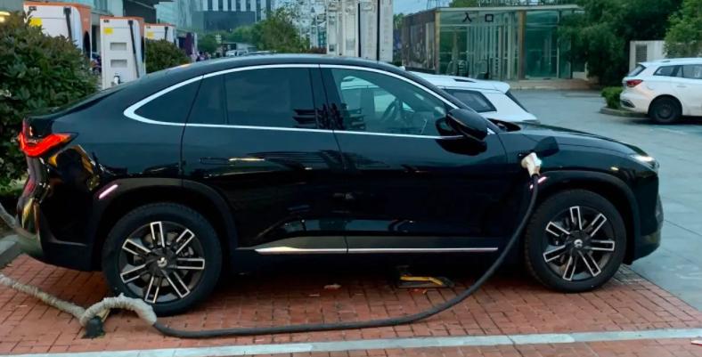 蔚来ec6100kwh续航实测,蔚来ec6提车必备