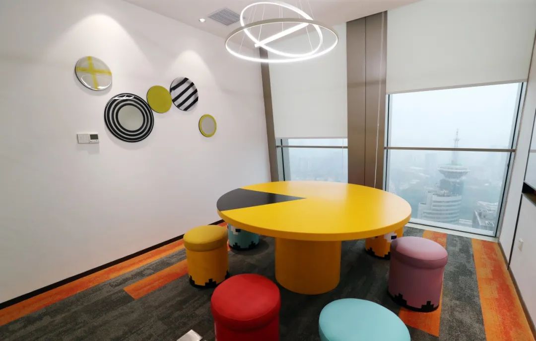 鏃惰薄绌洪棿璁捐涓婃捣鏈夐檺鍏徃,鏃惰薄瑁呴グ璁捐