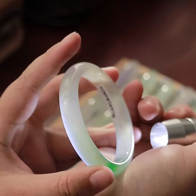 买了个翡翠怎么知道真的假的,20万买玻璃玉被骗