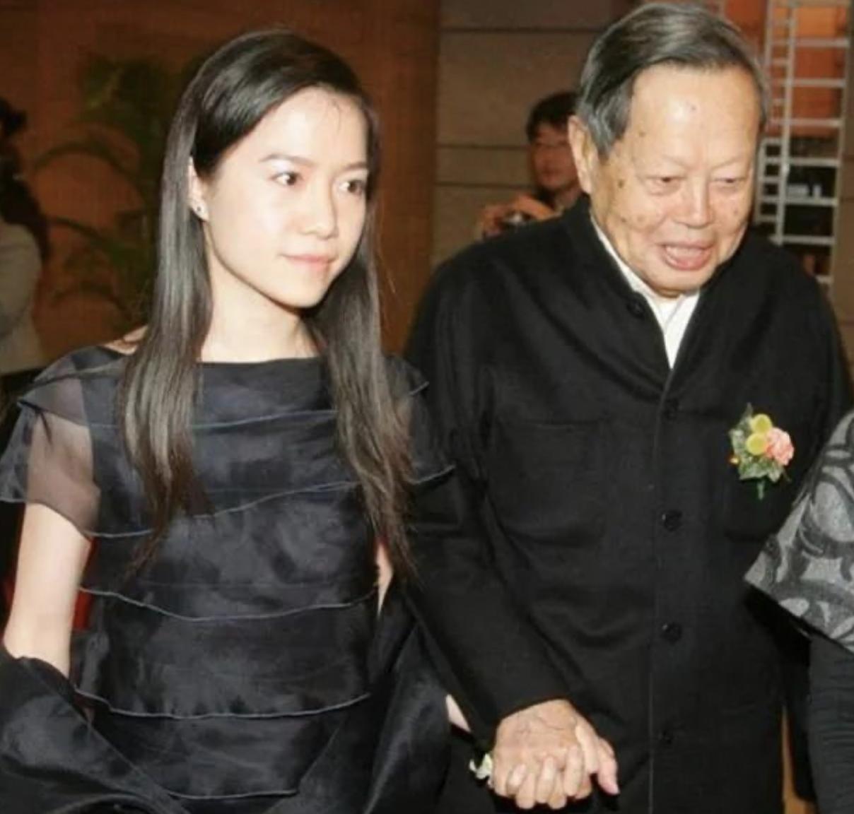 43岁翁帆和97岁杨振宁结婚了吗,翁帆和杨振宁多大岁数结婚