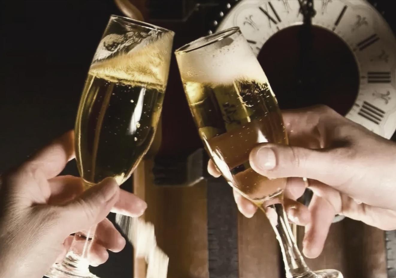 1999年，我军一少将部长参加聚餐，引起公安怀疑，逮捕后被判刑