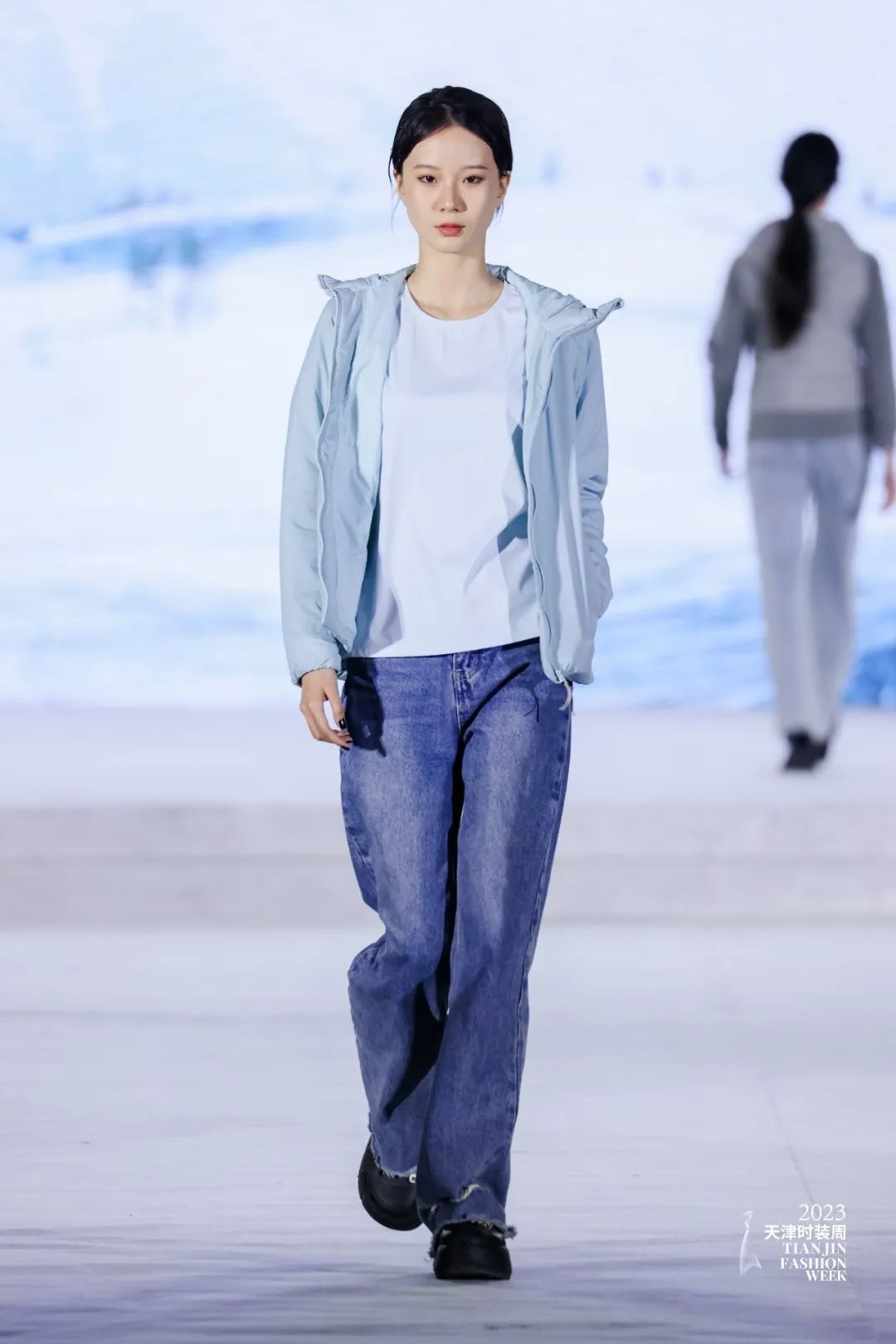 皮尔卡丹2023年新品时装秀,同心筑梦新征程天津