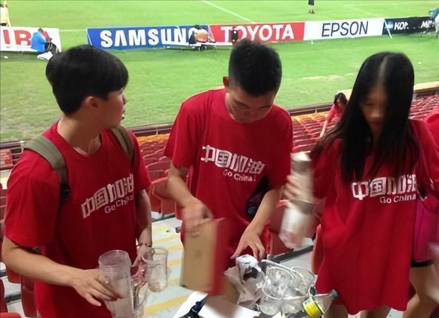 日本队国内更衣室,日本队赛后更衣室