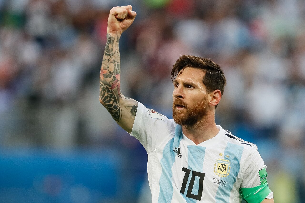 阿根廷梅西身价多少亿人民币,梅西今年世界足球先生