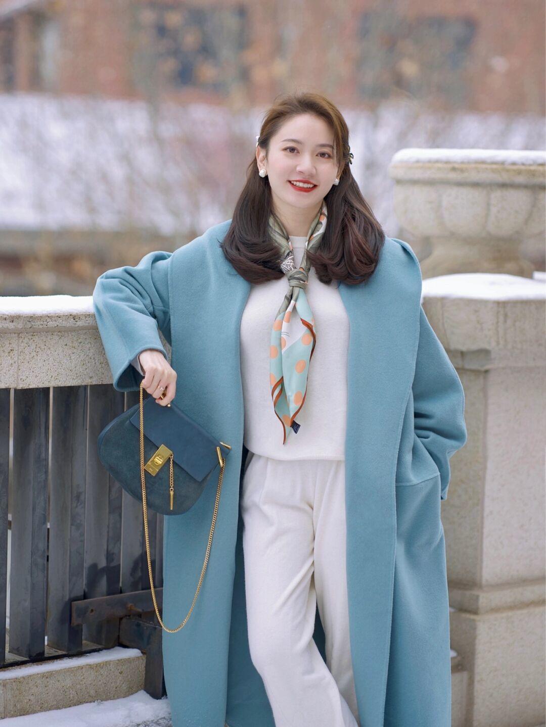 适合40+女性的大衣搭配，过年走亲戚倍有面子，年纪越大越合适