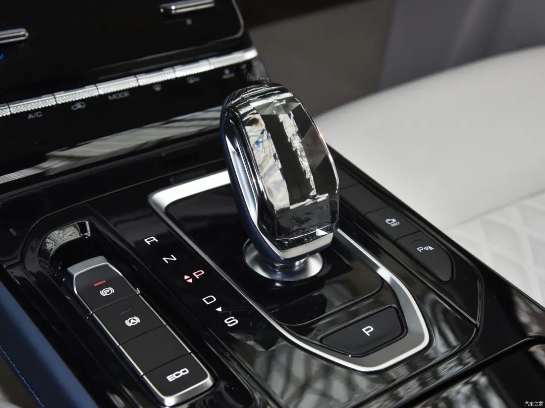 凯捷：最便宜混动MPV?小桌板+腿托，体型与奥德赛相当，却便宜10万？