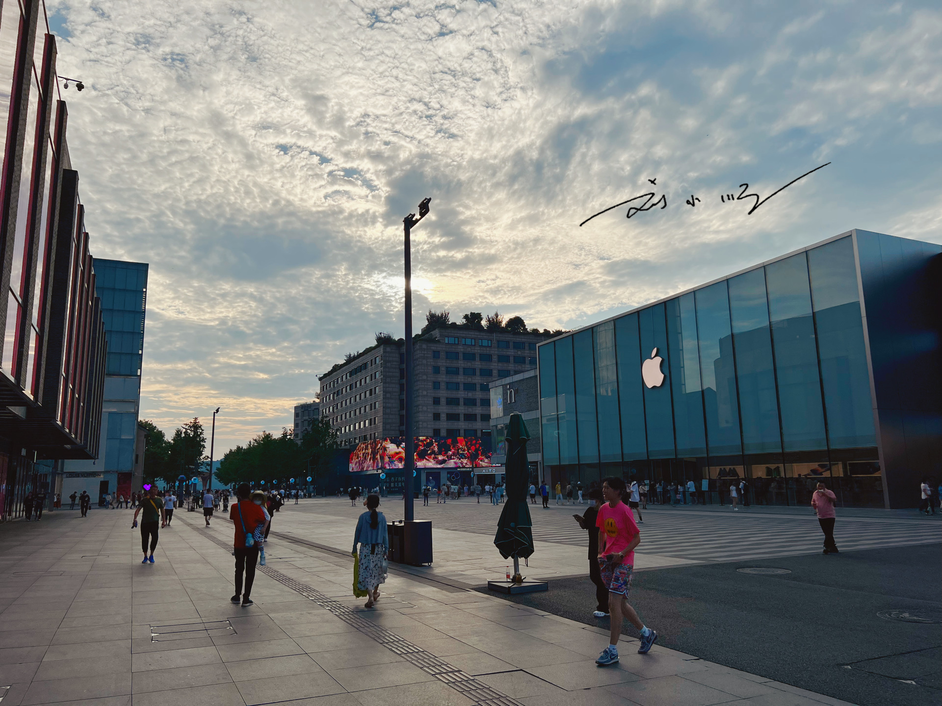 杭州西湖附近著名商业街,杭州西湖风景商场