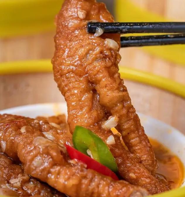 卖鸡脚的摆摊第一天,在农贸市场摆摊卖鸡脚一天的收入