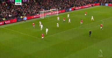 曼联最新的比赛c罗70米回防,曼联c罗从禁区外争顶