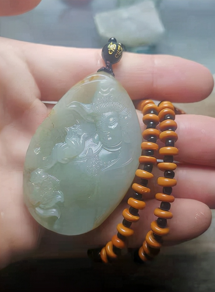 漫卷和田玉吧，漫卷诗书少年狂，灯下独舞异乡客。吧主原创