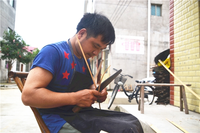 篾匠传承手艺,竹编工艺老篾匠江西