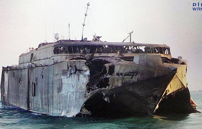 美军测试无人导弹艇,美军大型无人舰艇测试船