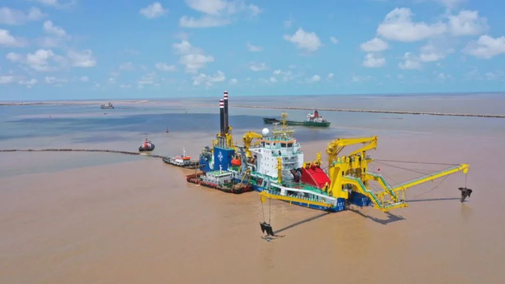 中国挖泥船最早进口哪个国家,大型挖泥船中国作用