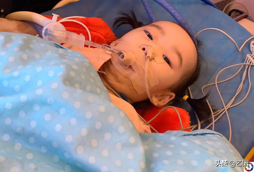 二宝4个月突然不会动弹,二宝四个月突然不会动弹