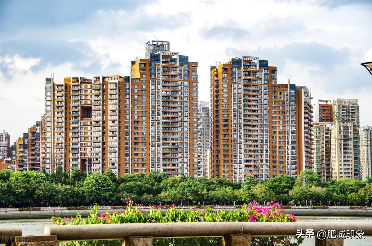 32层的高层一般哪个楼层最贵,32层的买12楼层好还是26楼好