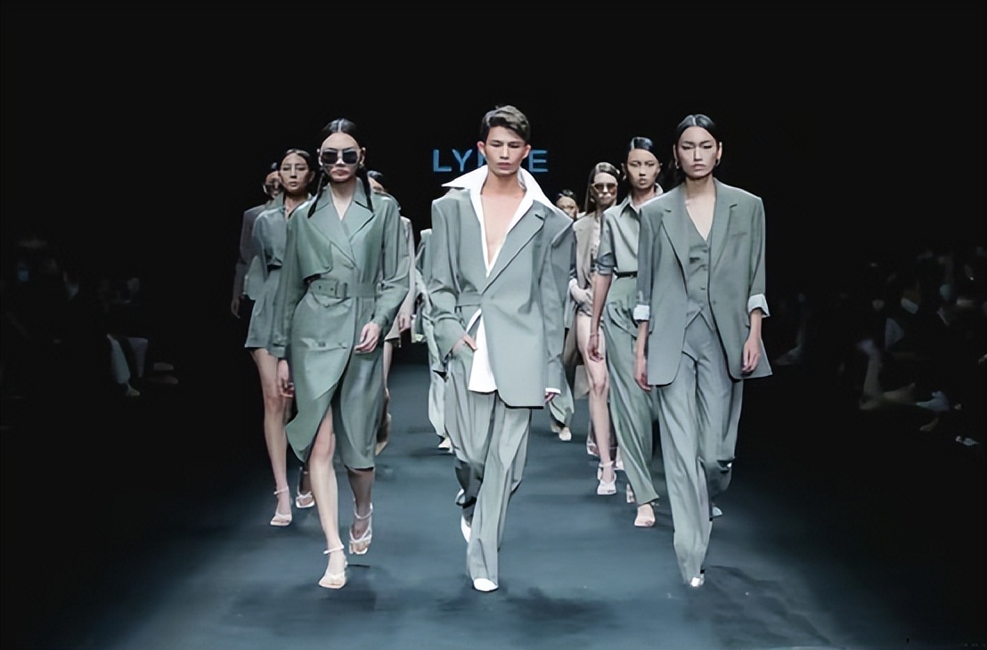 从月入3000到如今月入10w,从月入3000到年薪100000