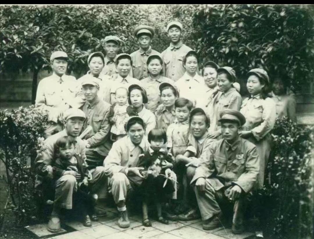 怀念七零八零年代过春节的记忆,难忘八十年代我当兵时的老军营