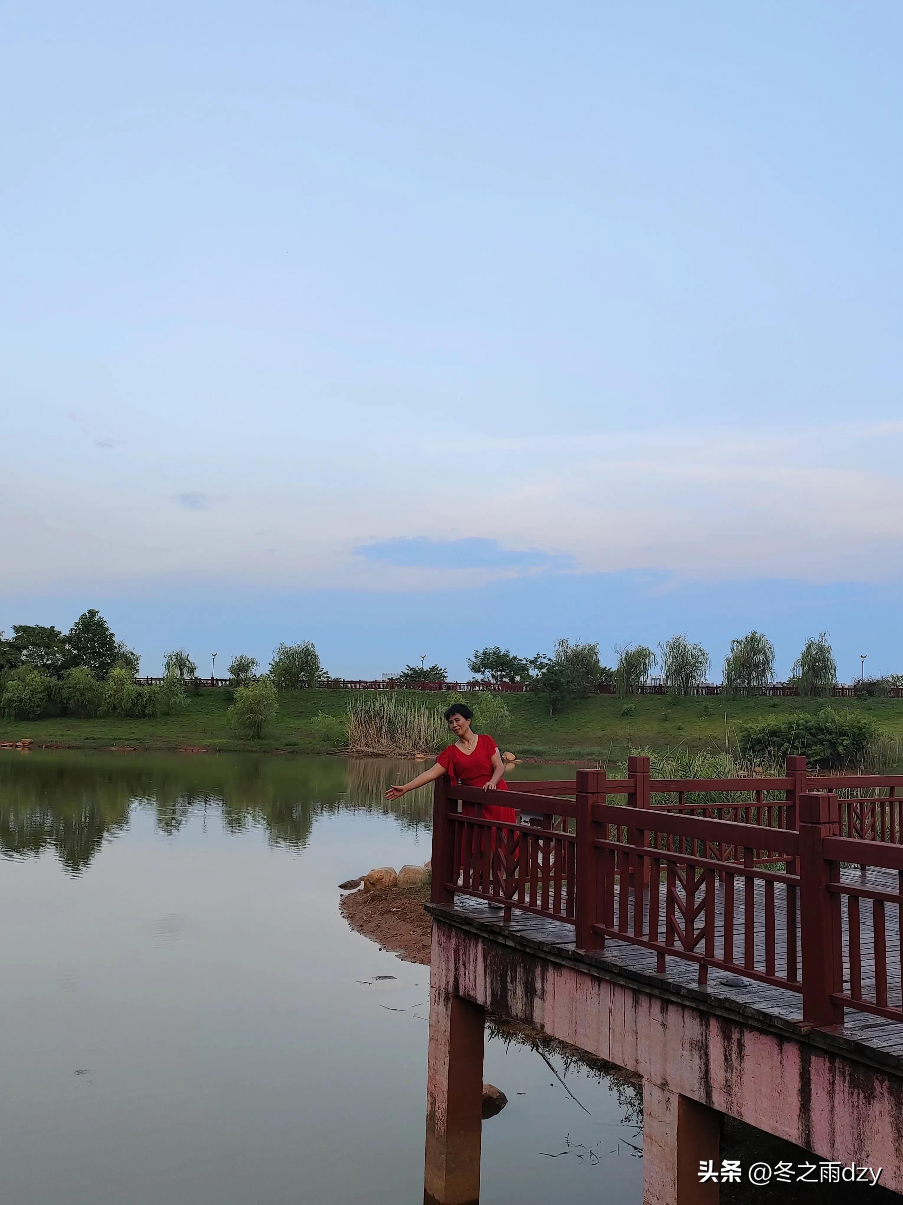 南昌舰主题园凤凰洲湿地公园,凤凰洲建军广场