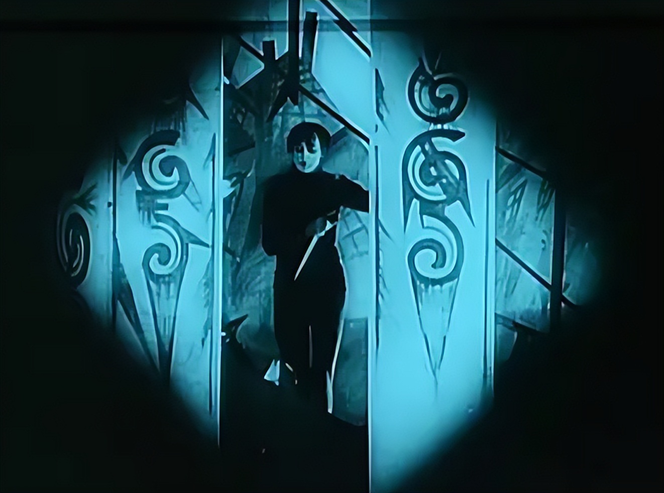 罗勃.韦恩导演用一部黑白电影,开创了德国表现主义电影的先河