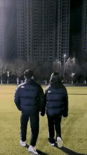 丝袜上可以纹身吗,穿丝袜能看出来纹身吗