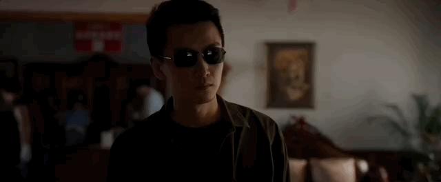 内娱悬疑天花板，口碑滑铁卢冯小刚都救不了，这次回归竟成黑马？