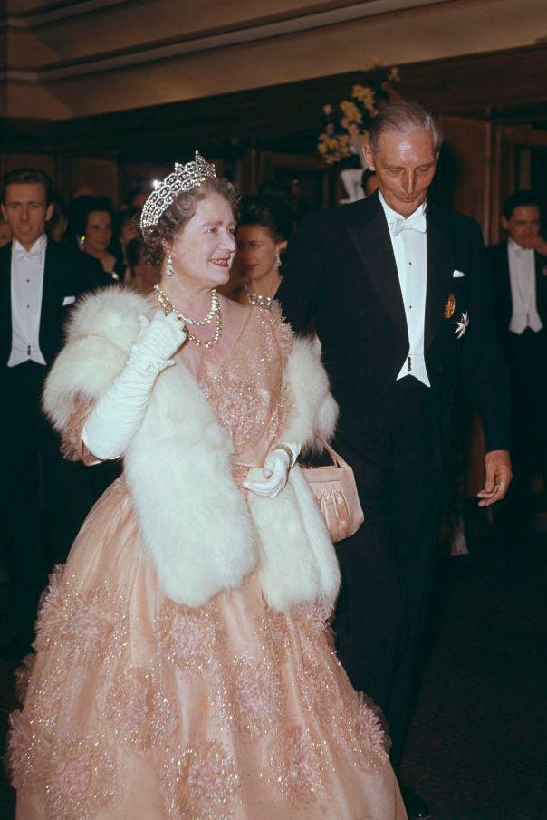 英国王后卡米拉年轻时身材好吗,卡米拉黛妃的珠宝