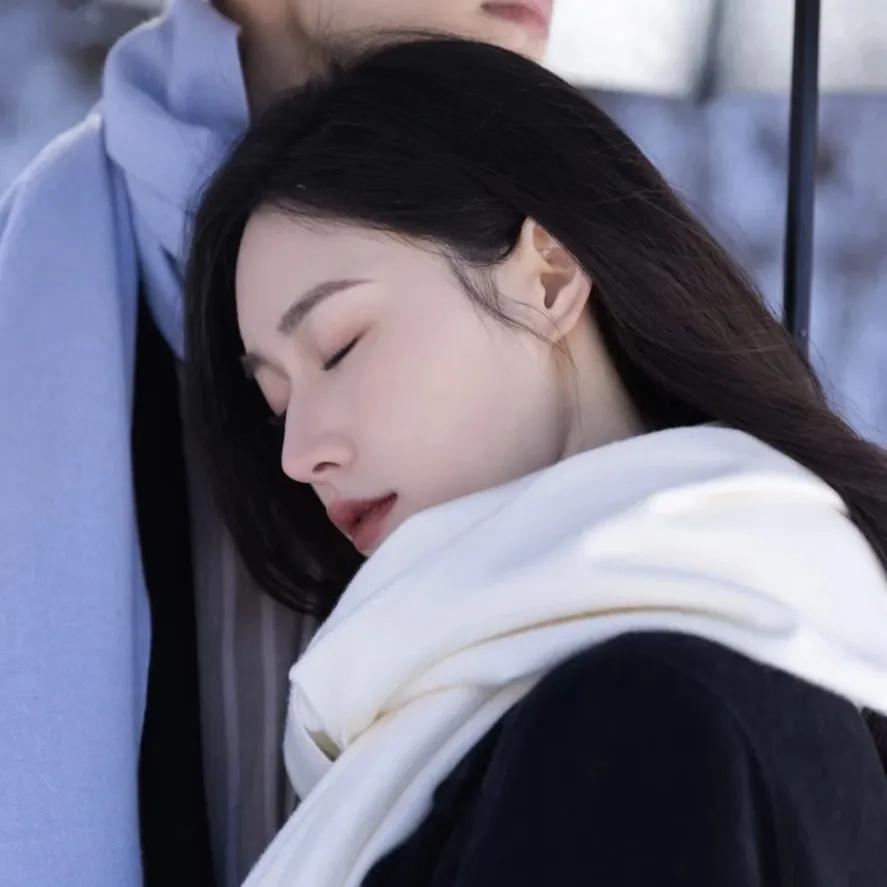 情侣套图头像加朋友圈背景图,情侣图片一男一女唯美套图