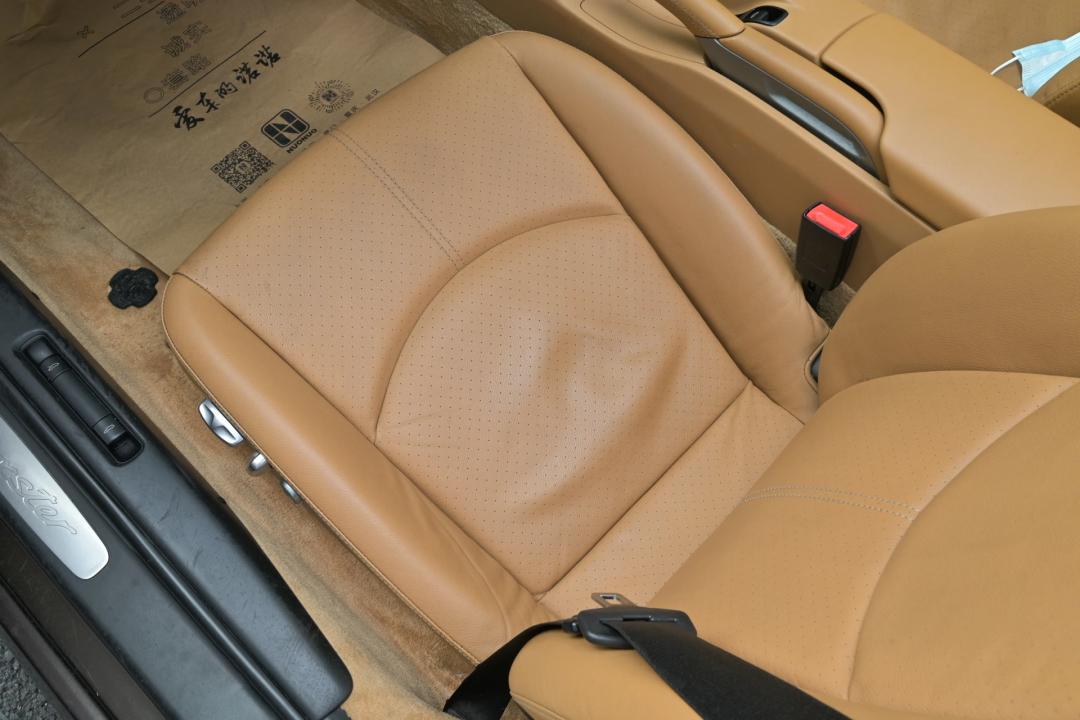 不到20万,入手二手保时捷敞篷车,中置后驱,贴地飞行