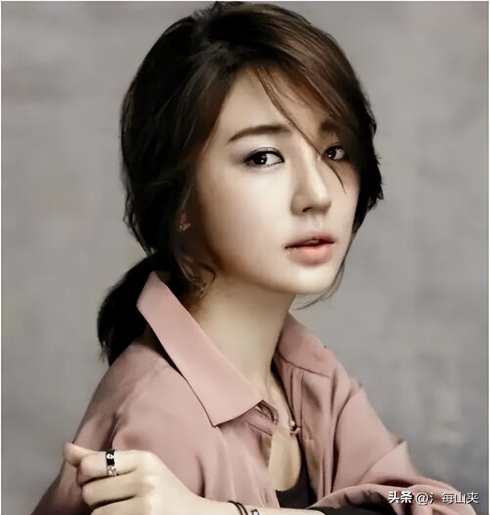 拥有完美鼻子的韩国女明星有谁