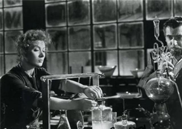 居里夫人说自信是一切成功的基石,居里夫人对科学执着吗