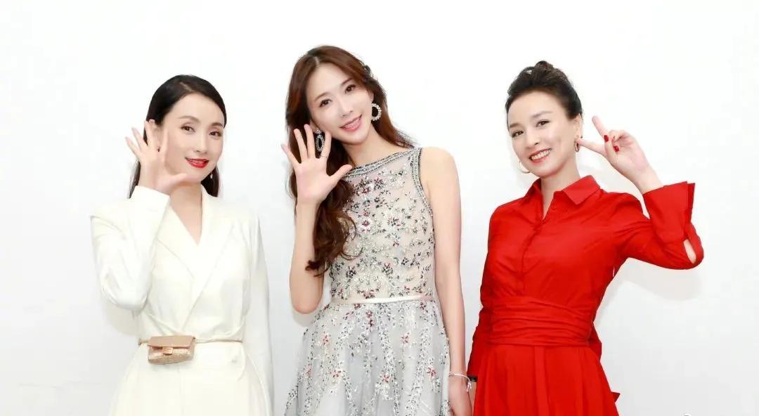 百亿顶流跌倒，微商还有救吗？