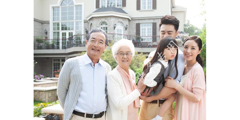 跟亲家旅游回来，碰巧更换相似微信头像，我收到一条儿媳发错语音