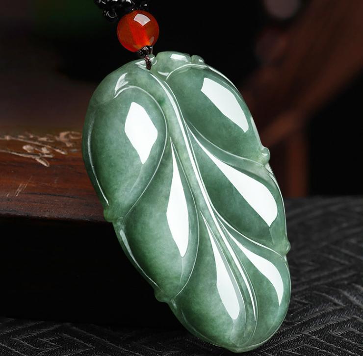 蓝水油青翡翠多少钱,油青翡翠原石和蓝水的区别