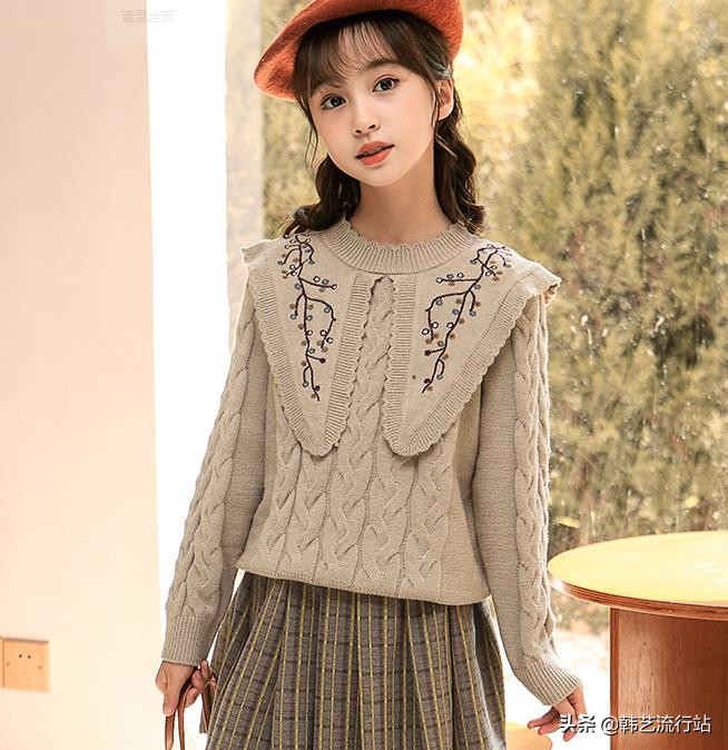 童装宽松毛衣最新款,今年女童装最流行毛衣的款式