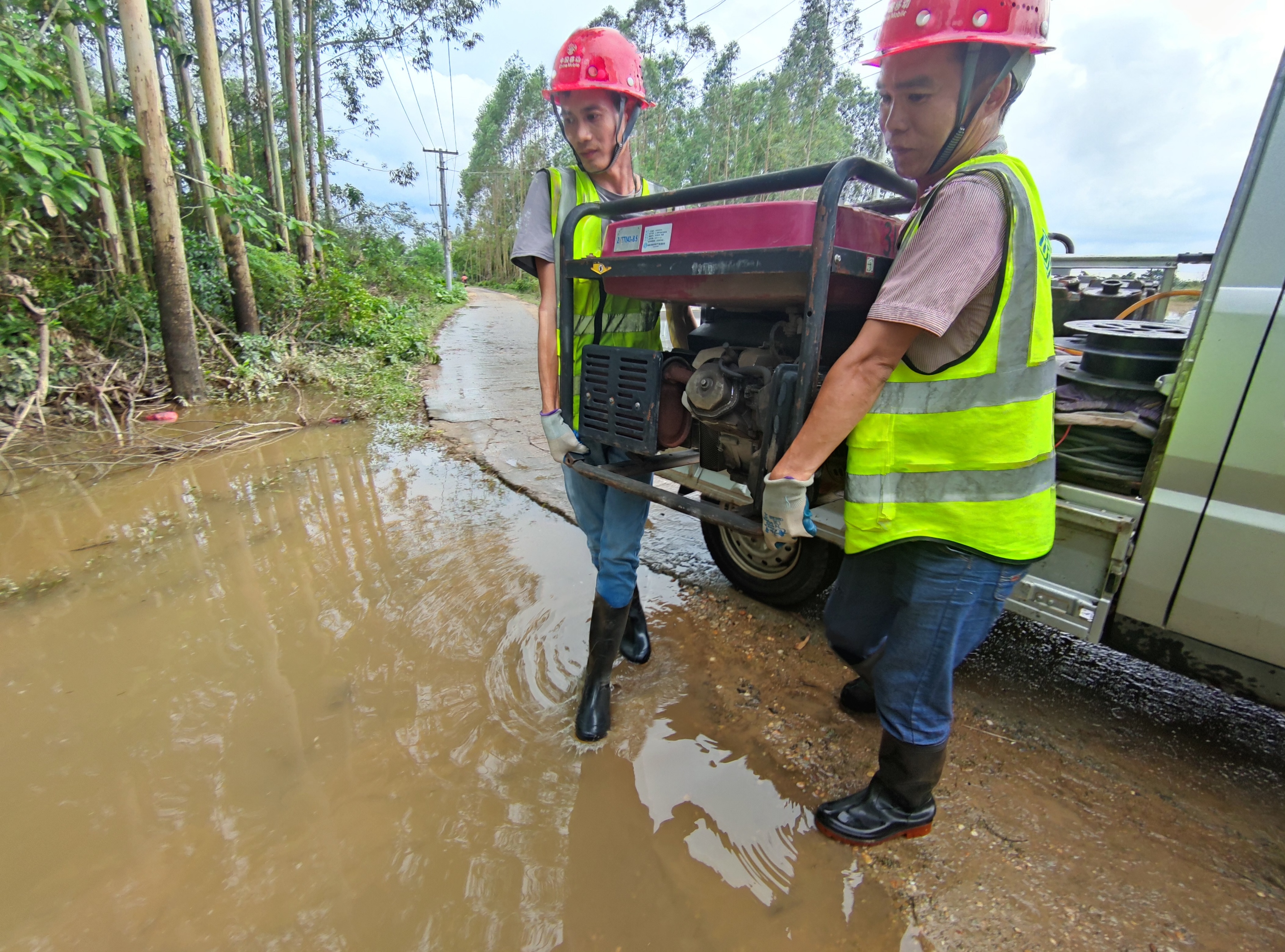 北海移动：红色通信映初心，抗洪救灾齐上阵