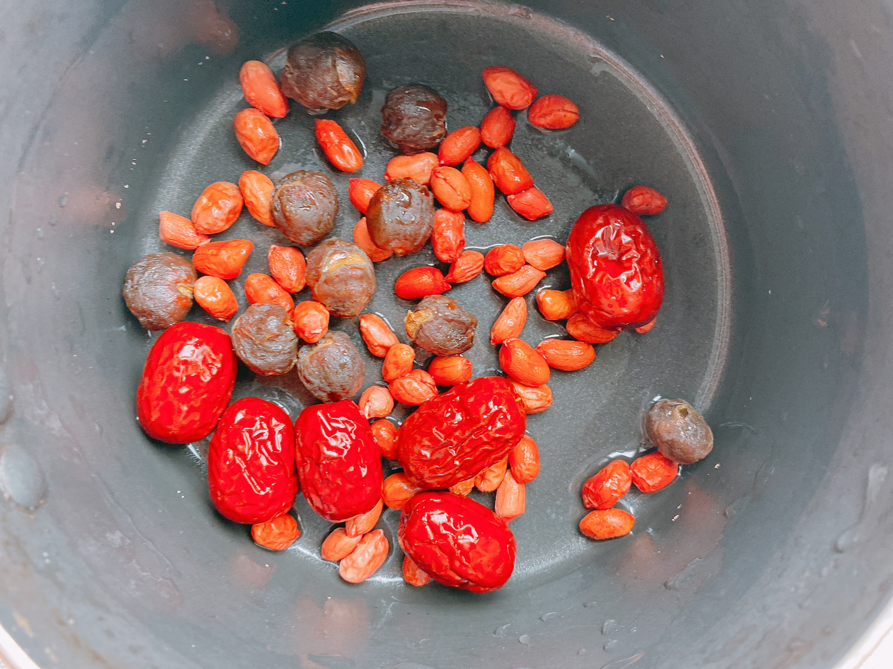 桂圆茶秋冬怎么煮水喝,冬天煮茶桂圆和什么配