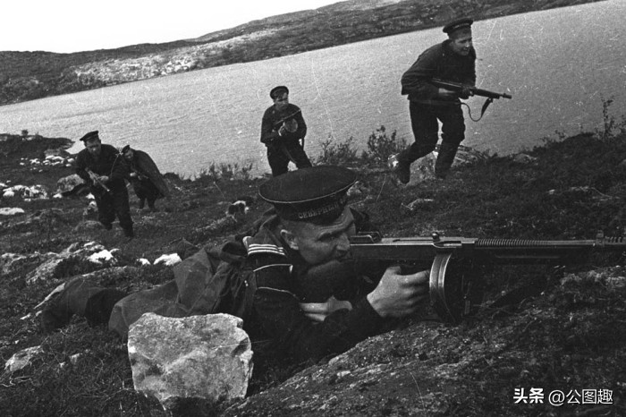 苏联红军用的什么武器,苏联红军美式武器