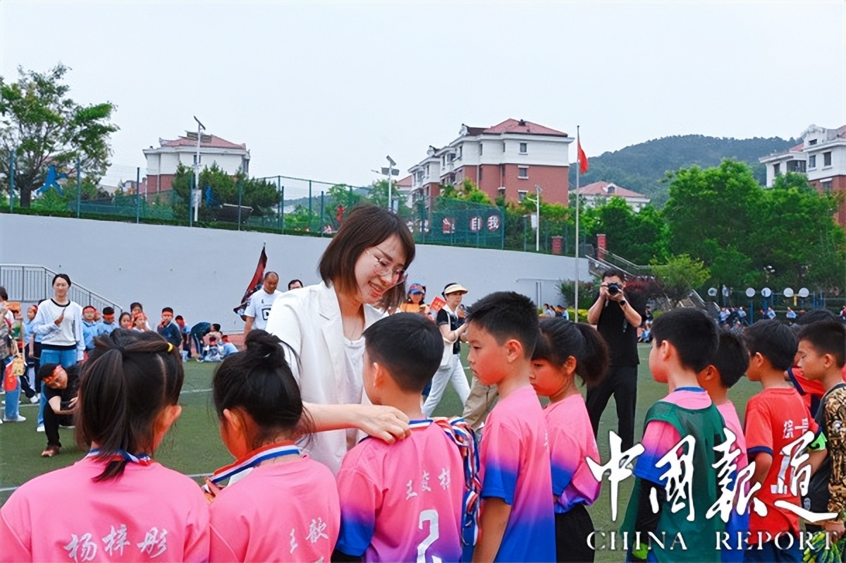 青岛香江路第一小学校长杯足球赛,青岛崂山区育才学校足球队