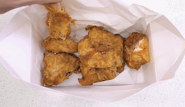 日本小哥用豆腐做刀,日本小哥铸刀全过程视频