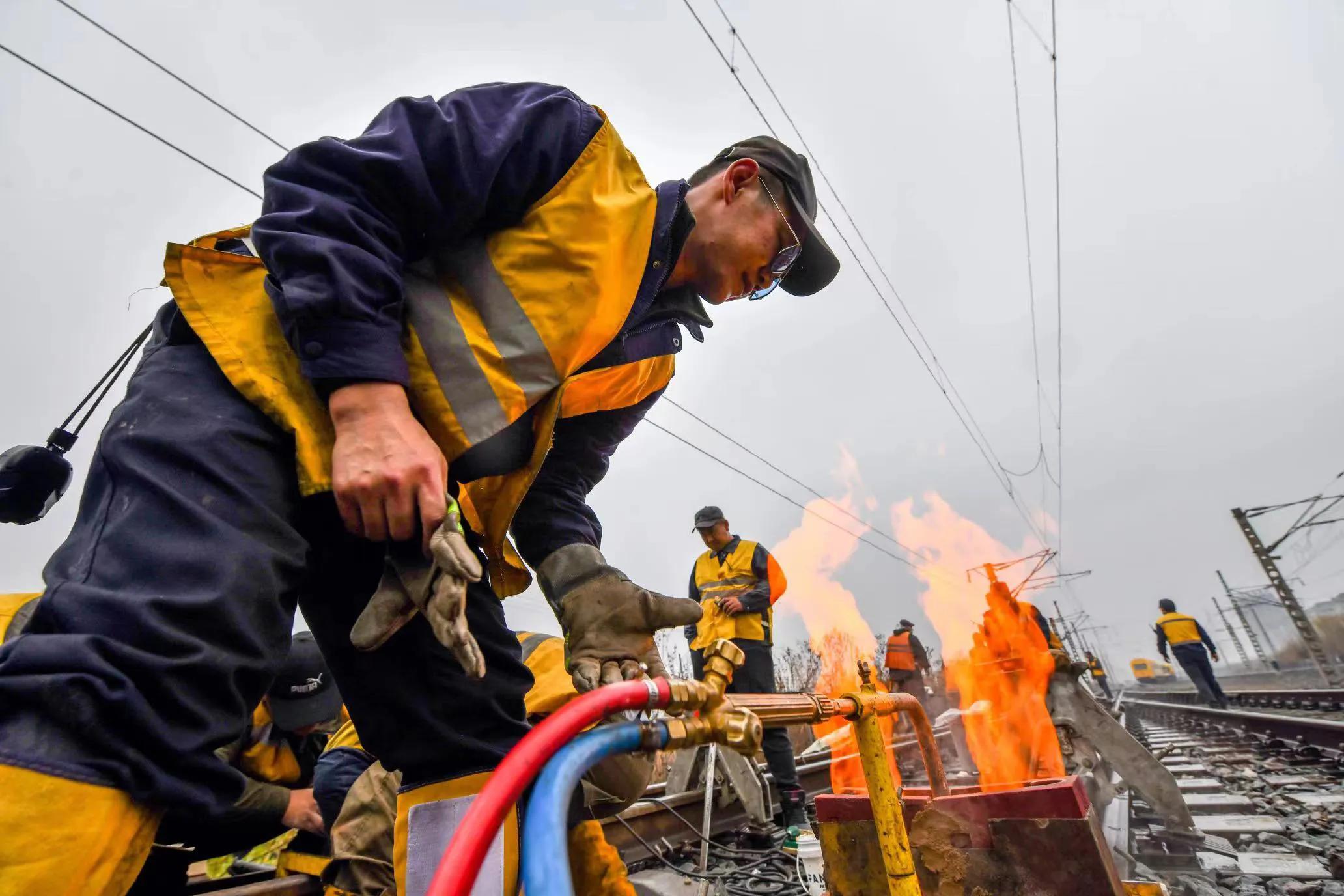 沈大铁路集中修会战圆满收官