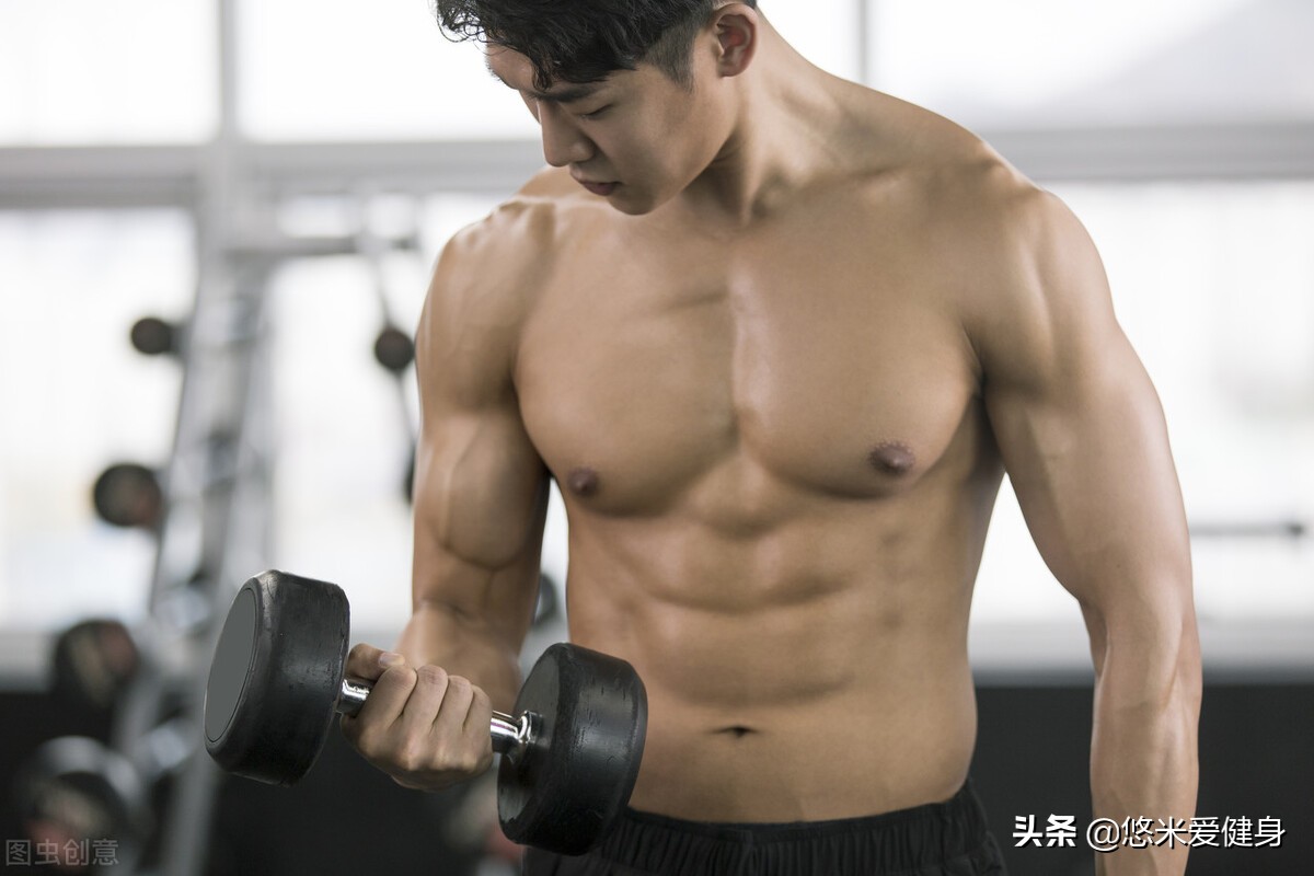 胸肌中缝太宽怎么用哑铃练,胸肌中缝太宽了有的时候还会痛