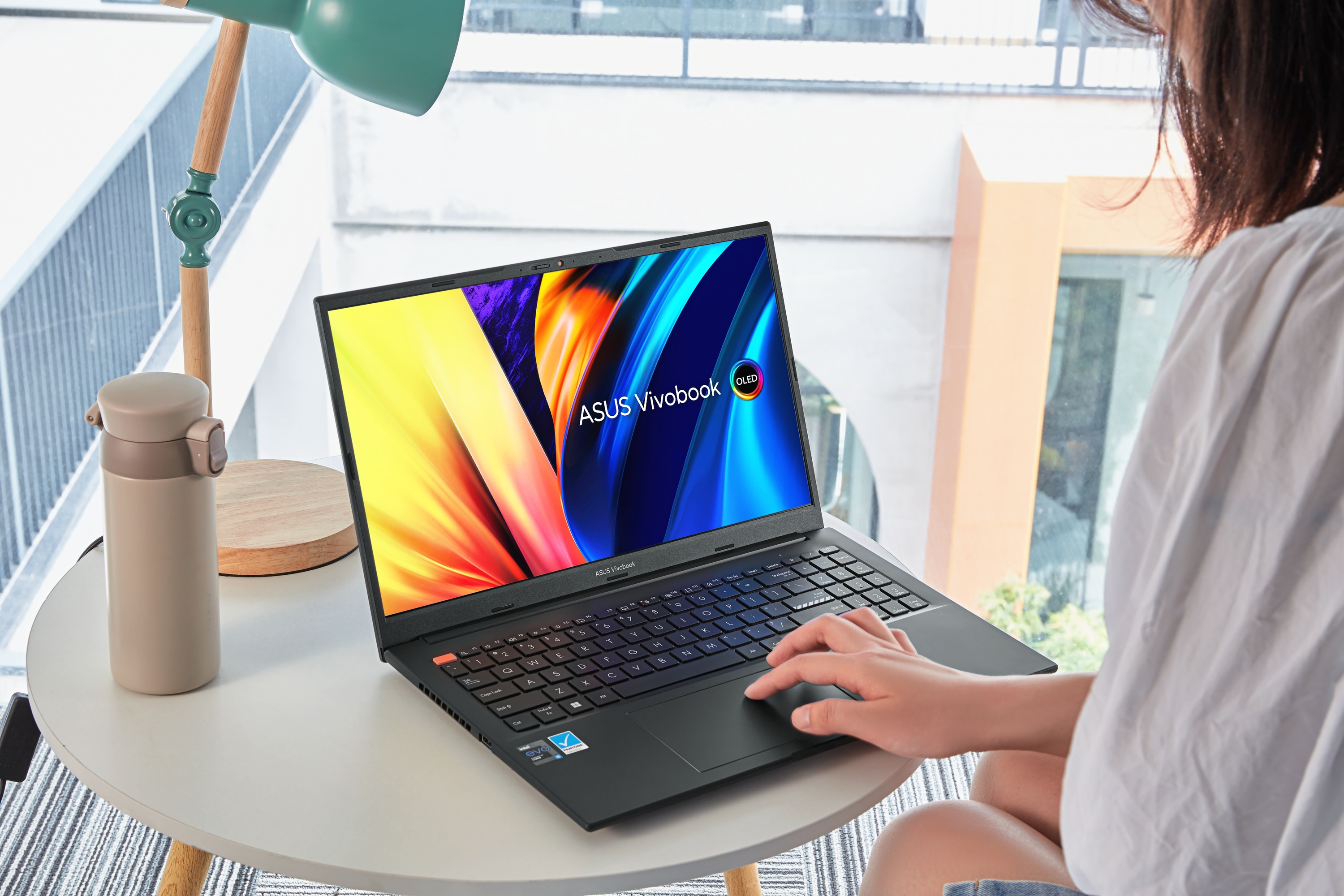 lcd的120hz刷新率对比oled120hz刷新率,笔记本oled屏幕和lcd屏幕的对比