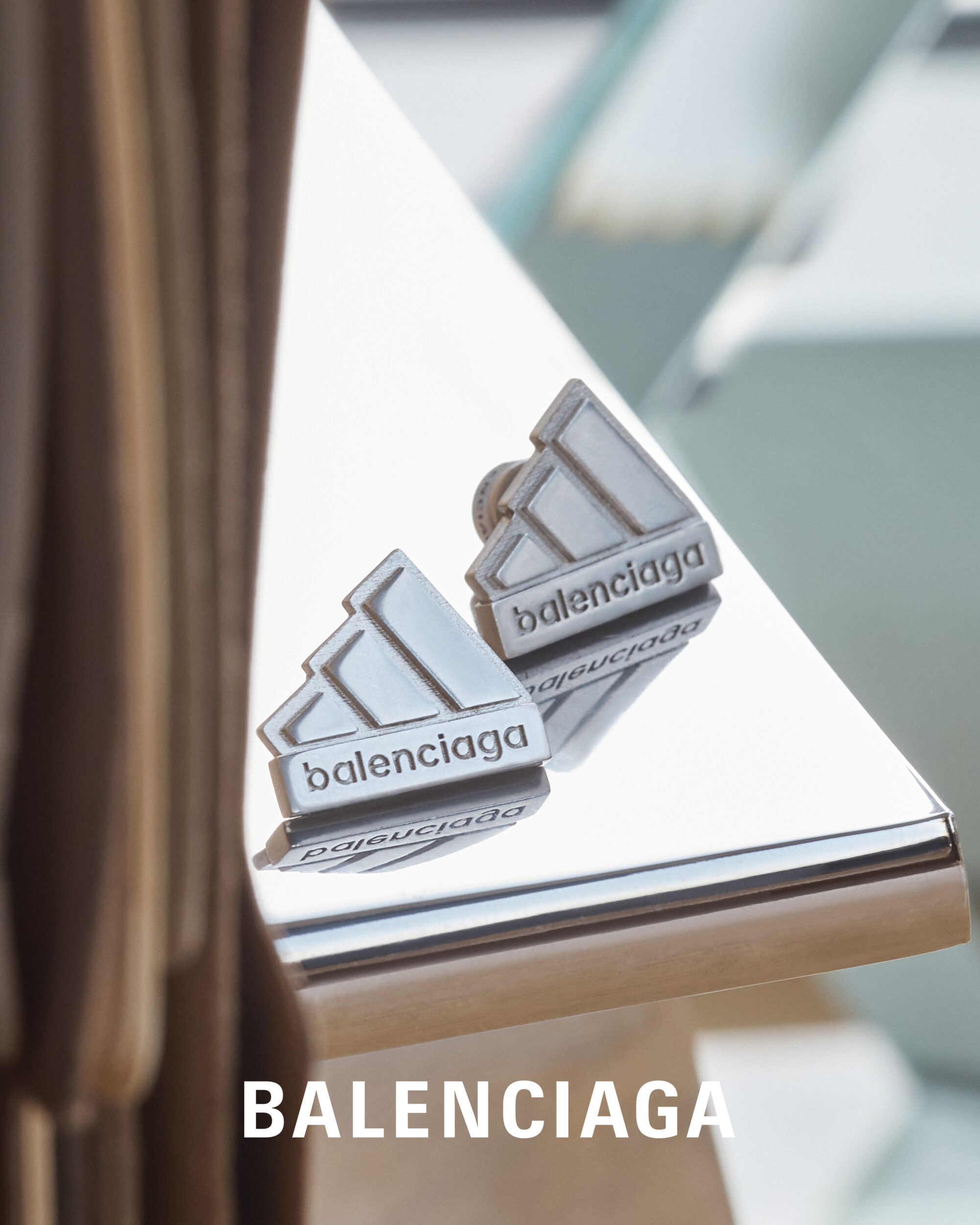 年末最受瞩目的联名！Balenciaga与adidas系列登场