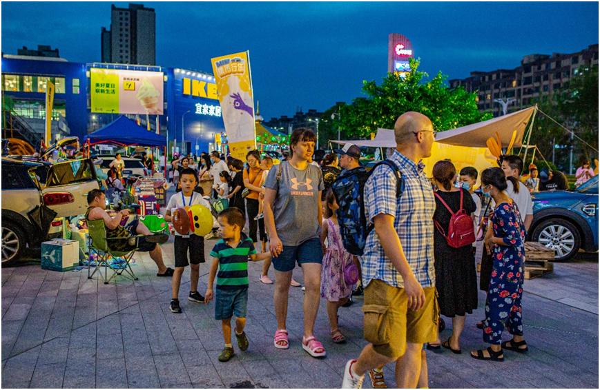 贵阳市民组团告别宜家,却意外发现这个宝藏商场