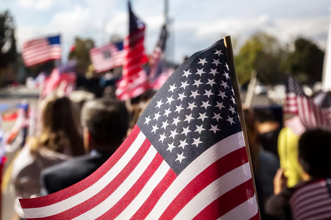 一些美国*华反**人士希望美中战争,问题出在华裔身上?